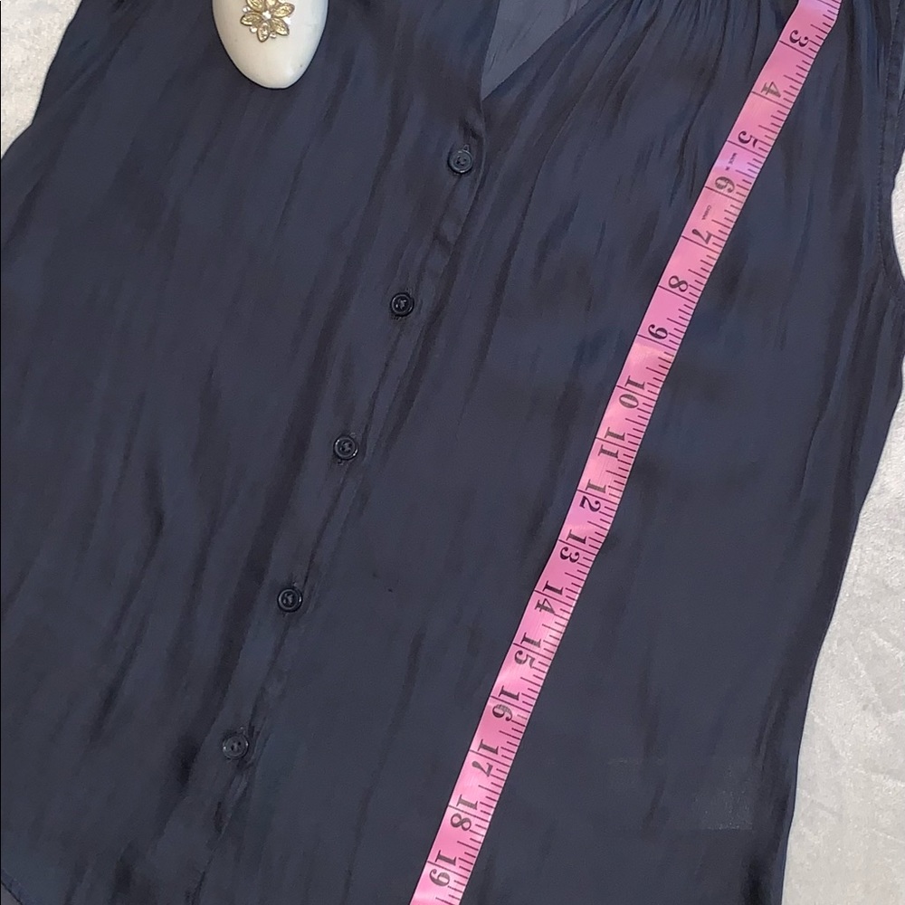 BANANA REPUBLIC deep blue gray sleeveless ruffled neck button front blou… - Picture 9 of 11